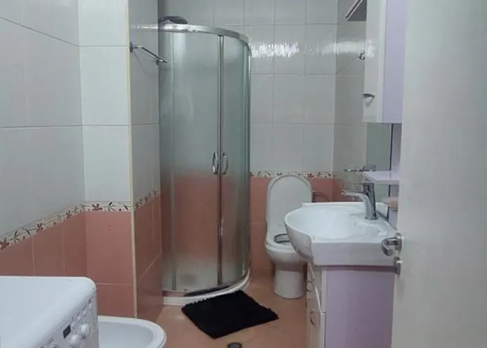 Lu-er Center 地拉那